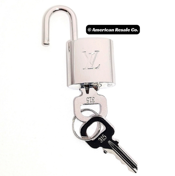 Authenticated Louis Vuitton #315 Silver Vintage PadLock Lock 2 Keys & Necklace - Picture 6 of 11